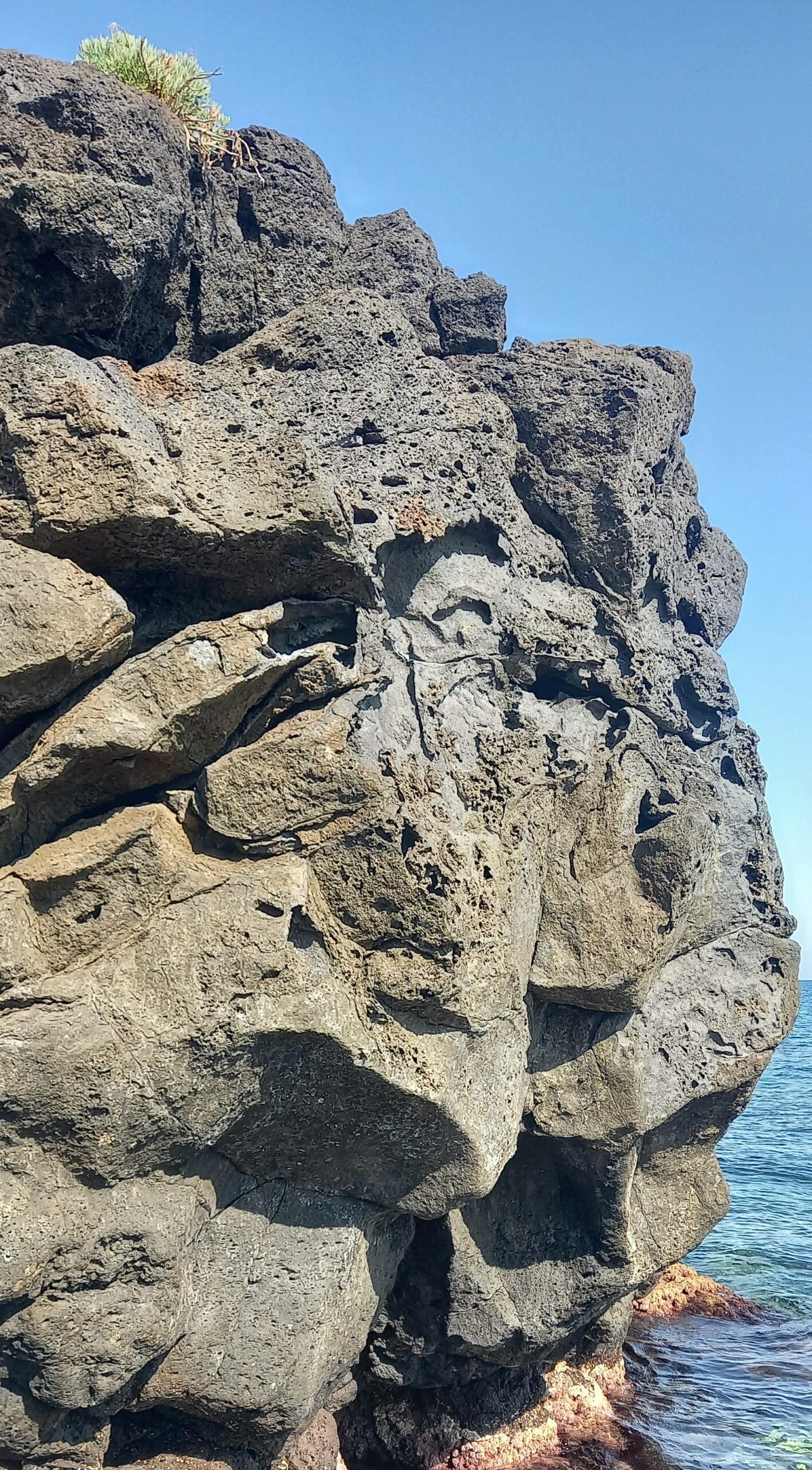 scogliera bene inestimabile pietre millesimali catania visionaria